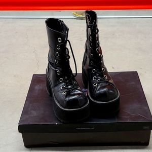 Demonia Ranger Boots Size 7